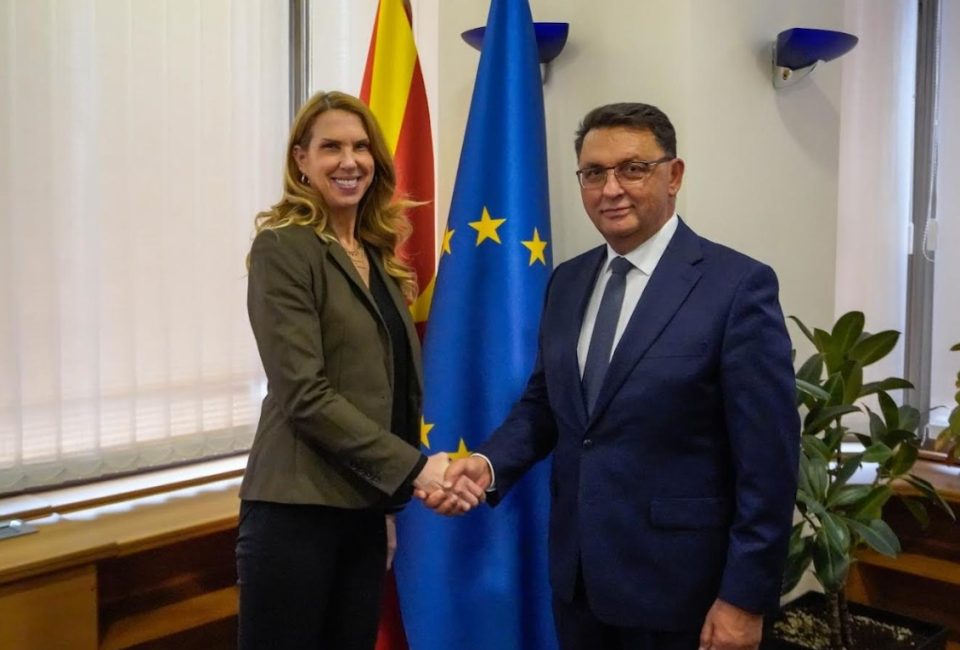 Средба Славески – Варнс: Стабилниот финансиски систем и модерните платни решенија се основа за инвестиции и економски раст