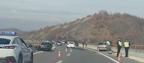 ВИДЕО: Сообраќајка на автопатот Штип-Миладиновци, учествувале неколку возила