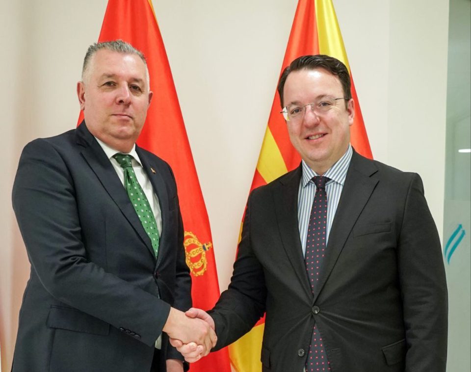 Средба Николоски- Миљаниќ: Потребно е воспоставување на авиолинија меѓу Македонија и Црна Гора