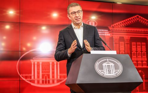 Засега нема да се ограничи точење гориво за странски државјани, дневно користат до 150.000 литри, вели Мицкоски