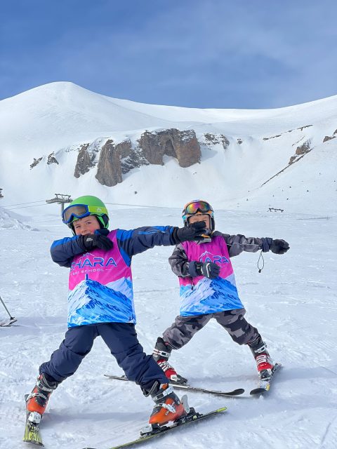 Попова Шапка под снежна покривка – рај за скијачи и семејна авантура (ФОТО)