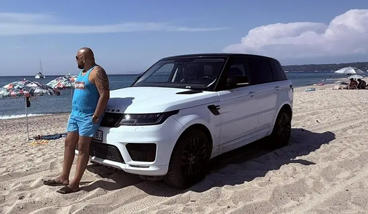 Запален „Роверот“ на Курто Дудуш