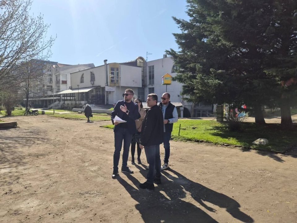 Започна реконструкцијата на јавните пешачки површини кај ТЦ „Три Бисери“