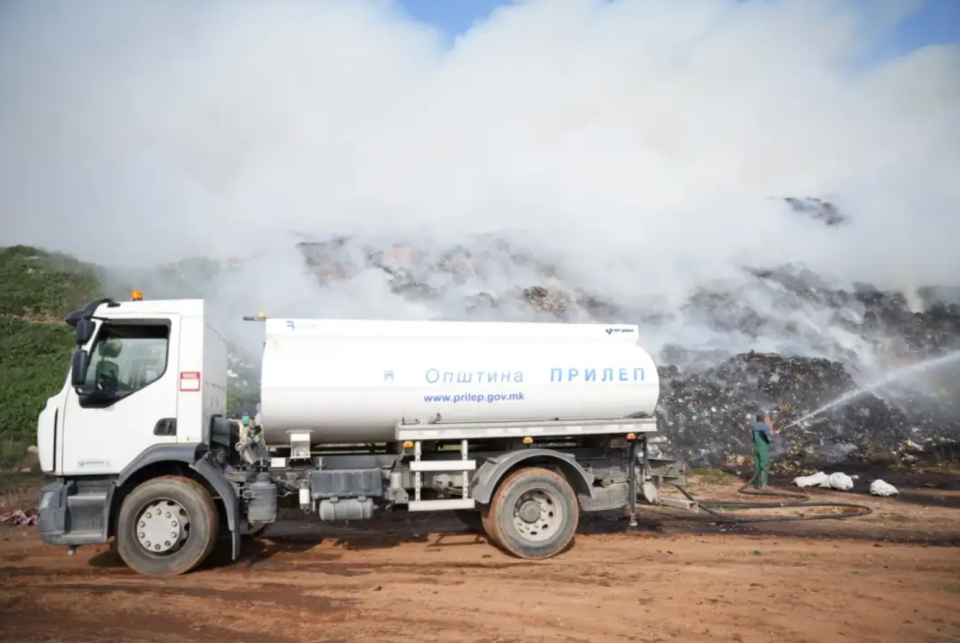 Под контрола пожарот на прилепската градска депонија, ќе се следи ситуацијата