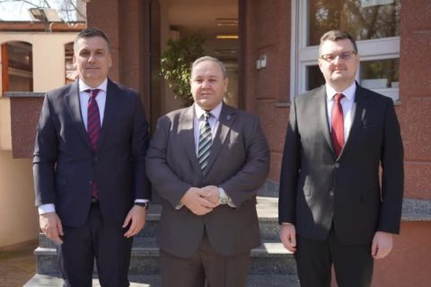 Хоџа на првиот состанок на БИОФИН