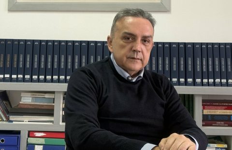 Послушајте, патриоти