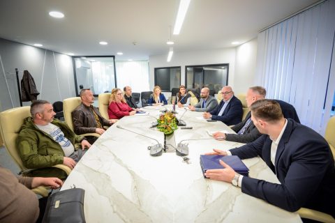 Доделување на сертификати на учесниците на Сертифицирана програма за обука за неутрализација и деактивација на мало и лесно оружје