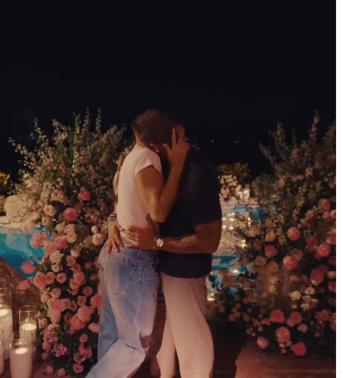 ВИДЕО: Сабаленка кажа „ДА“, огромен дијамант блесна на нејзината рака