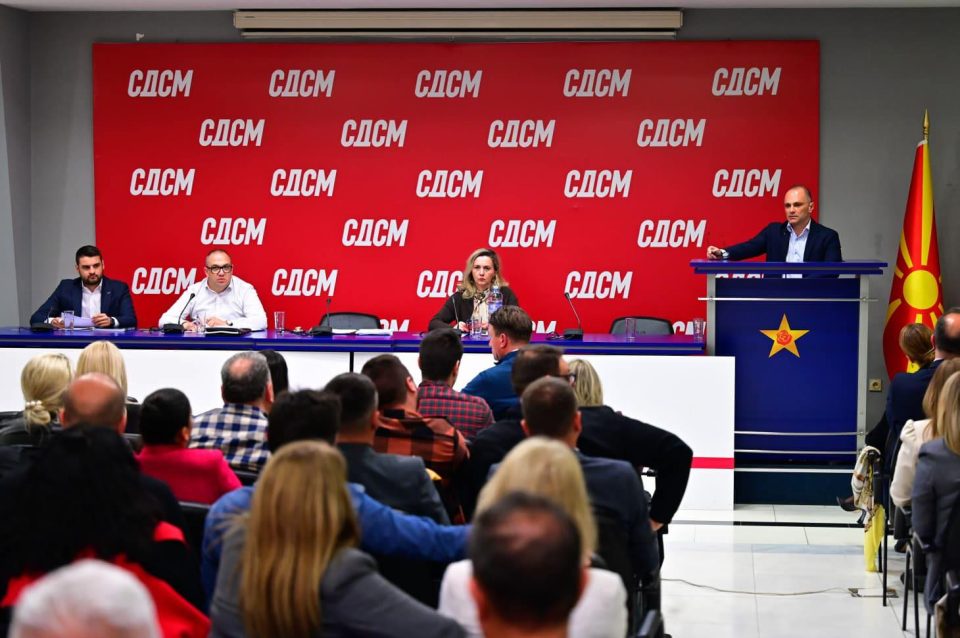 ВМРО-ДПМНЕ: Новите ликови во ЦО на СДС очигледно се од некое затурено ливче од патувањата по Белото Море со јахтата на Заев и Филипче