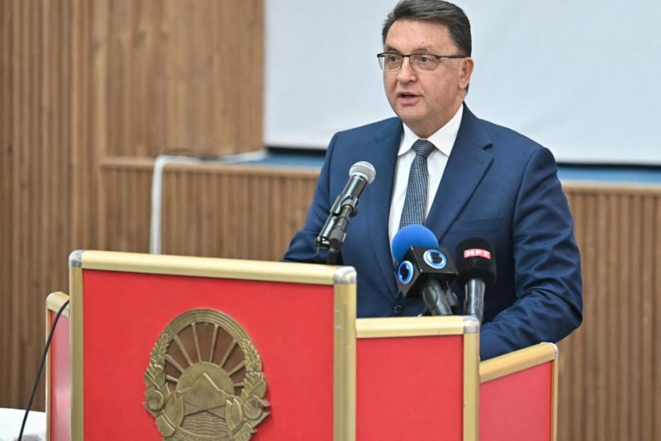 Гувернерот Славески: Младите сѐ порано почнуваат да користат финансиски услуги – финансиската едукација мора да биде дел од образованието