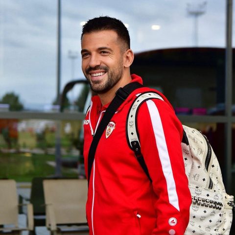 „Со крената глава и полно срце…“: Трајковски се збогува со дресот на Македонија!