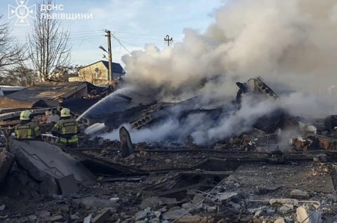 Две лица загинаа, над 20 повредени во руски напади врз Украина