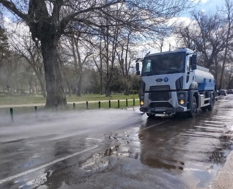 ЈП Комунална хигиена-Скопје започна со машинско миење на булеварите и улиците