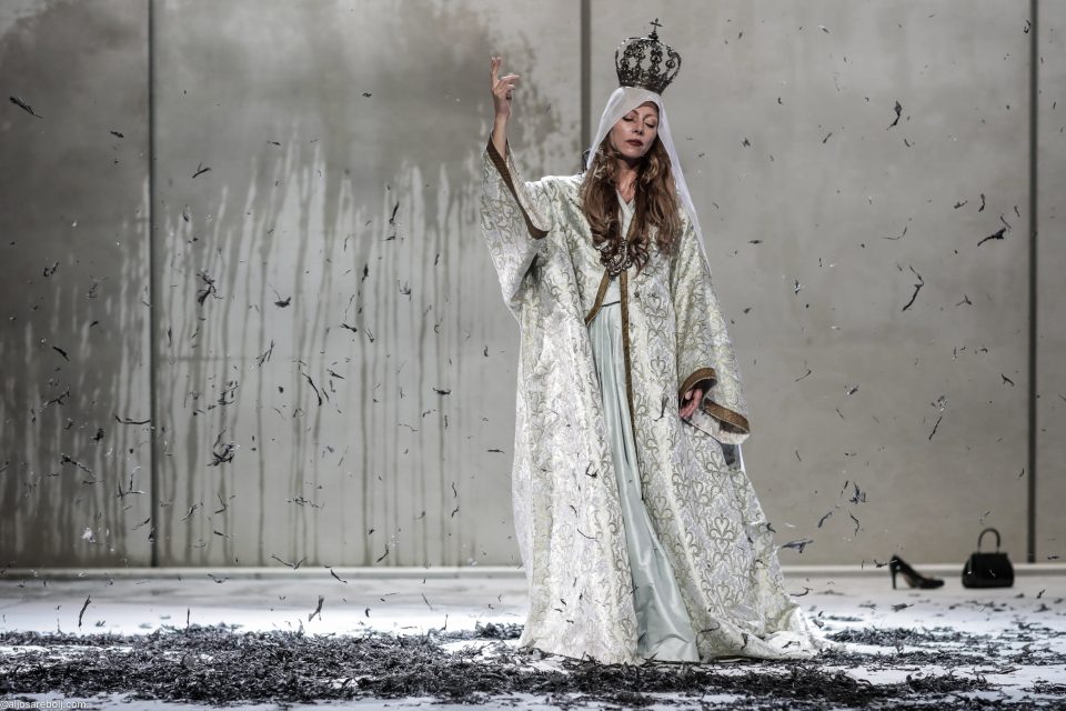 Сценски омаж за Томаж Пандур: „Безгрешна“ на СНГ Марибор вечерва во МНТ