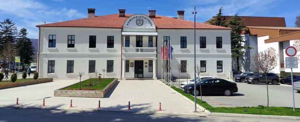 Кривична пријава против градоначалникот на Струга за „несовесно работење во службата“