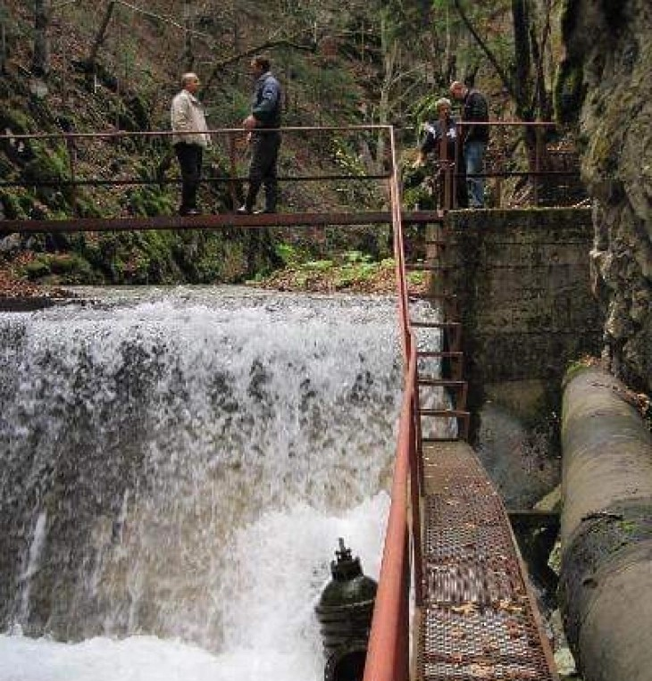 Заматена водата за пиење во Кавадарци и Неготино поради дождовите, потребно е да се преврива