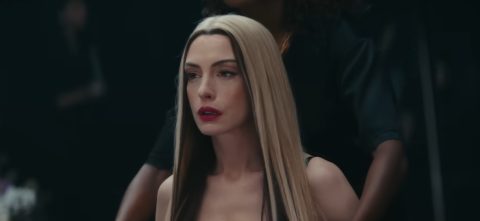 „Психосексуална поп опера“: Објавен трејлерот за „Mother Mary“ со Ен Хатавеј (ВИДЕО)